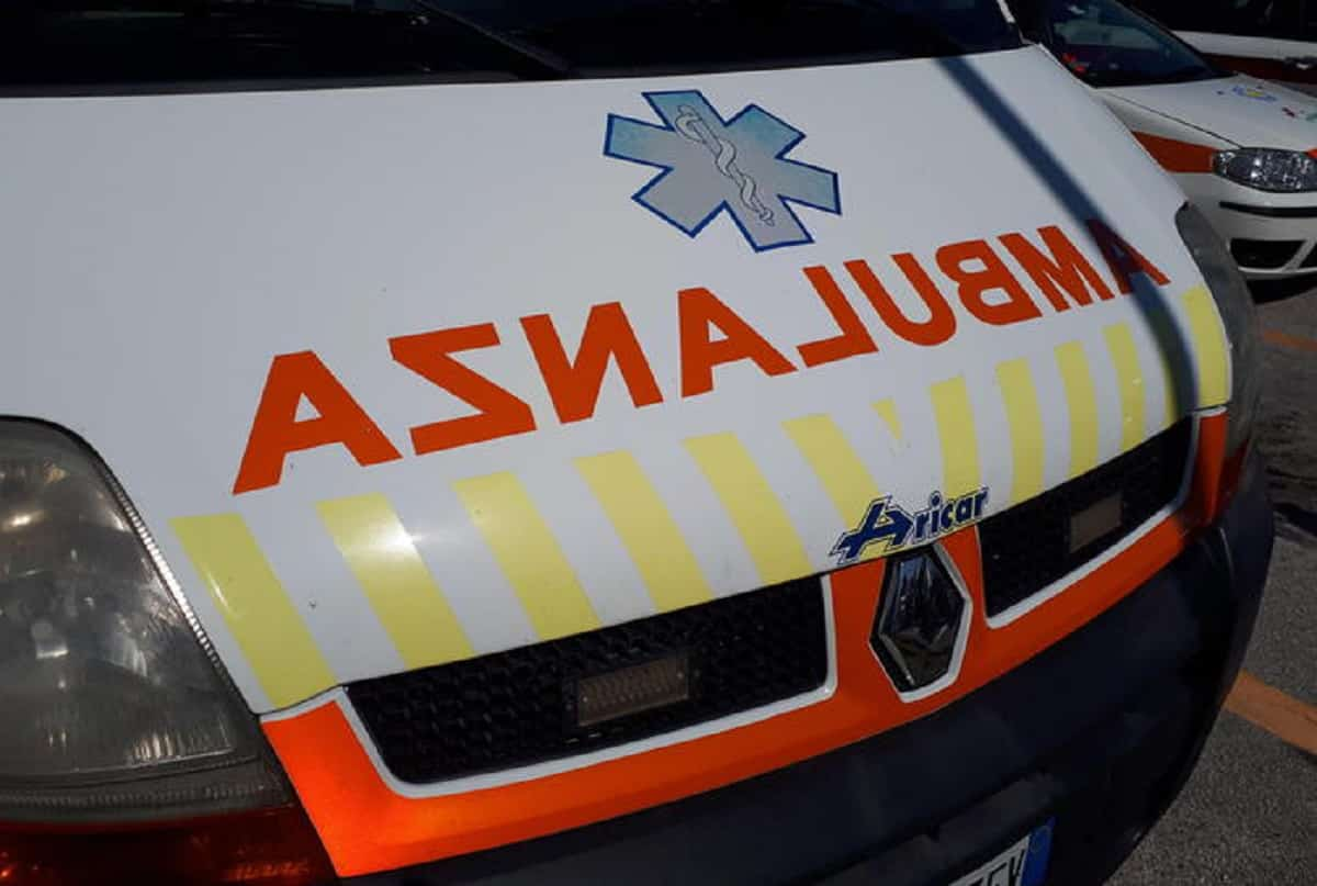 Anziano di 83 anni cade in tombino, resta incastrato e muore annegato