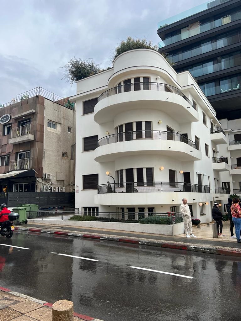 A Tel Aviv 4mila case stile Bauhaus, più che in tutto il mondo: perché? Merito di Hitler che perseguitò Gropius