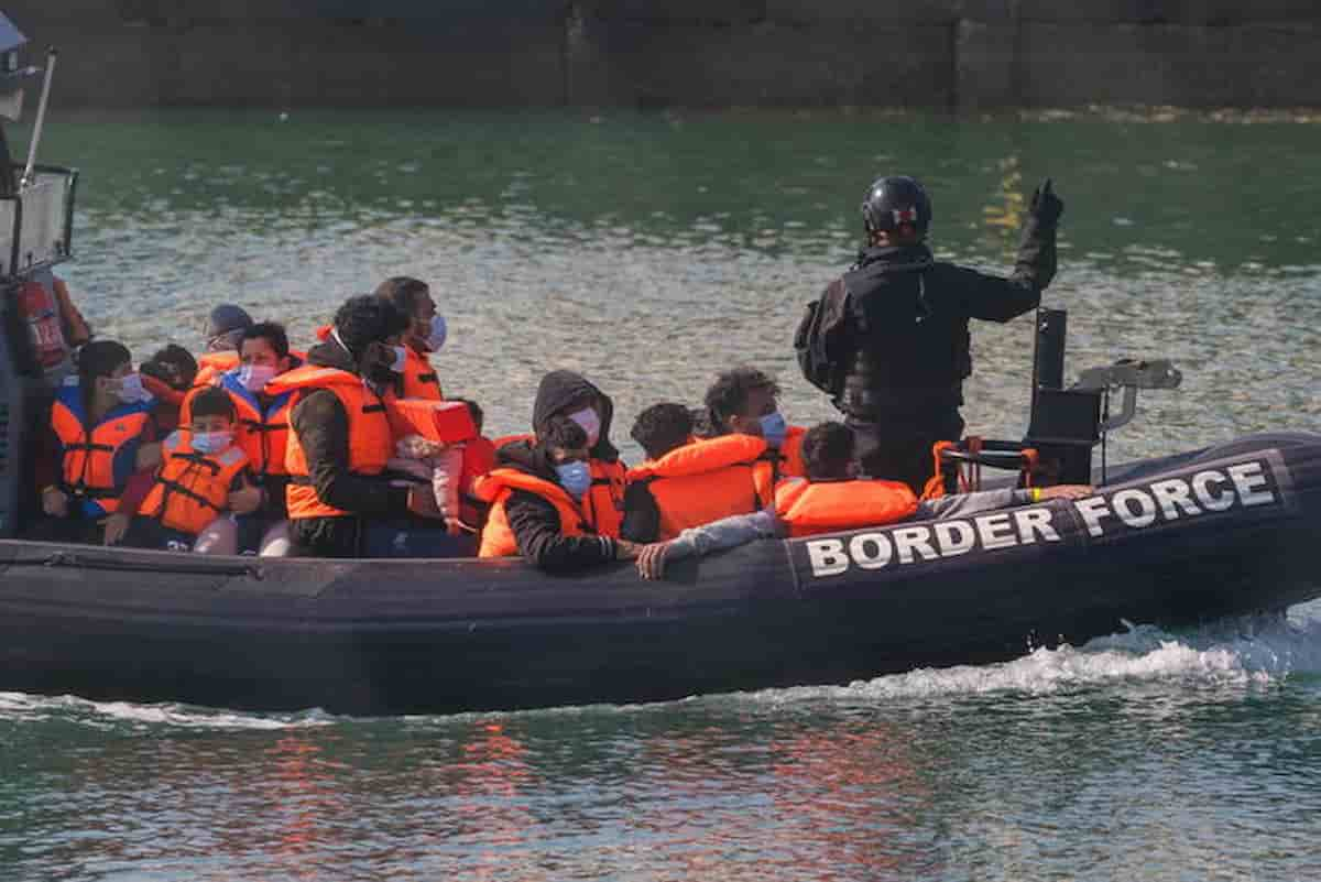 migranti morti canale manica