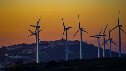 Energia, Nomisma sfata un mito: non fate conto sulle rinnovabili, sono poco stabili, rischiamo il blackout