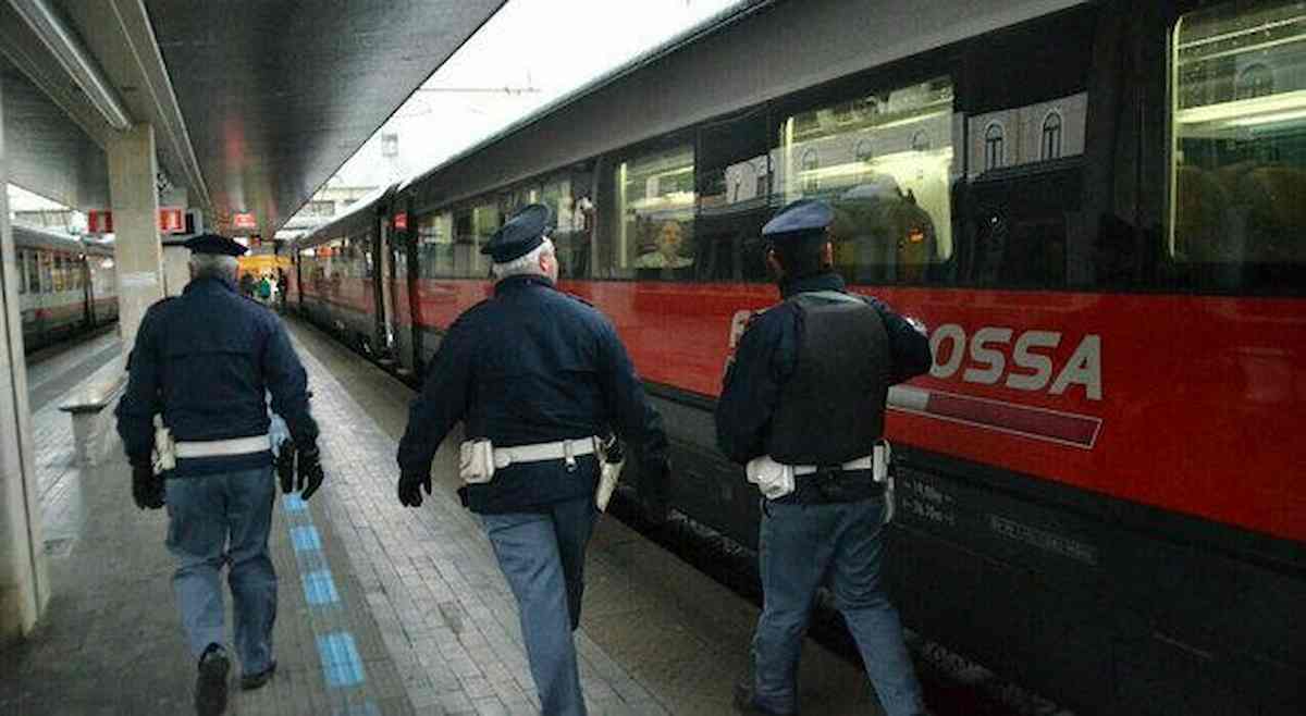 Soffocato da un boccone di traverso sul treno: 19 enne muore in gita scolastica