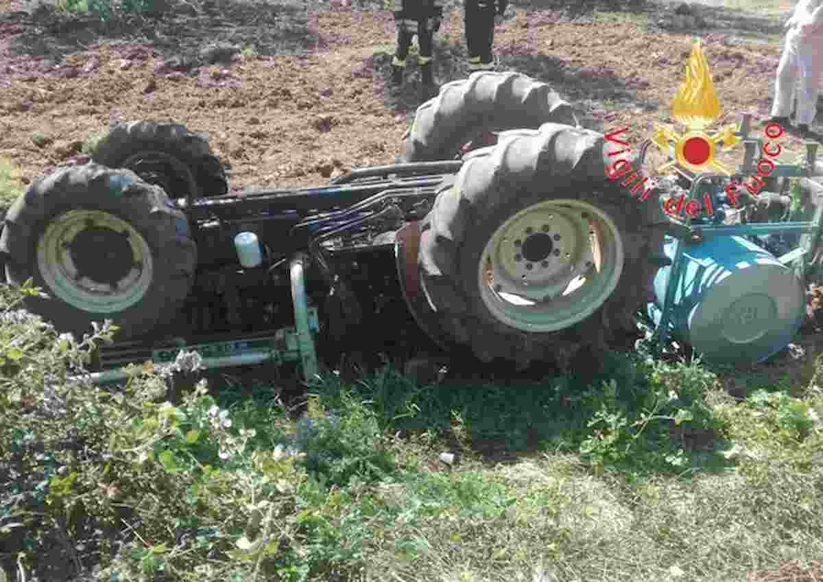 Precipita col trattore nel burrone: Salvatore Augello muore a 80 anni, il corpo trovato dai familiari