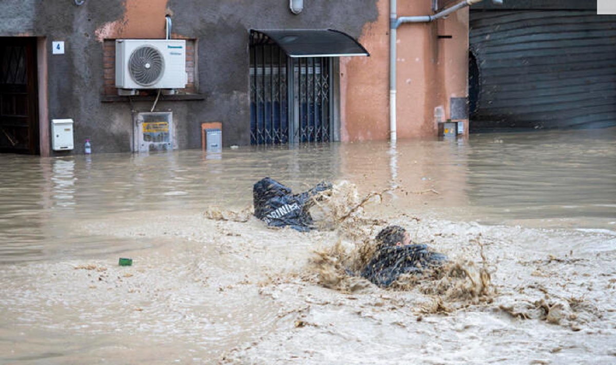 emilia acqua e fango