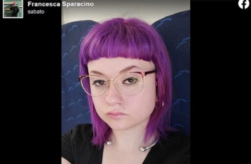 Francesca Sparacino denuncia: ''Licenziata per i capelli viola''