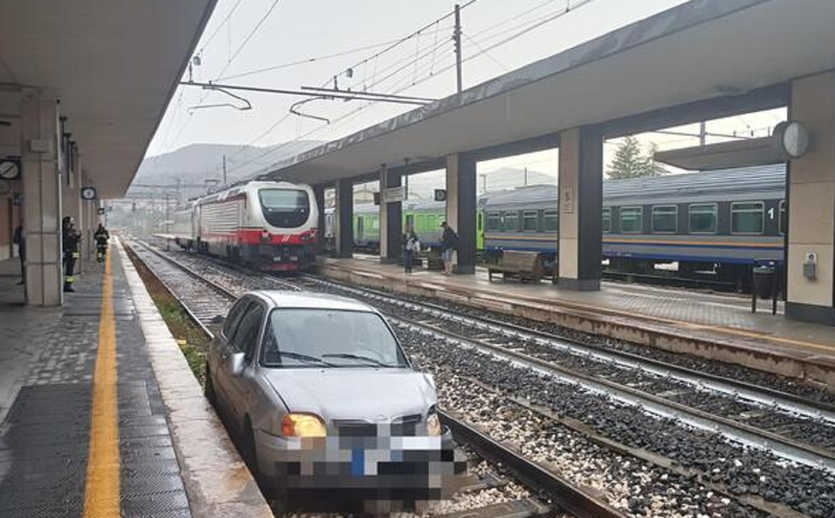 auto binari stazione