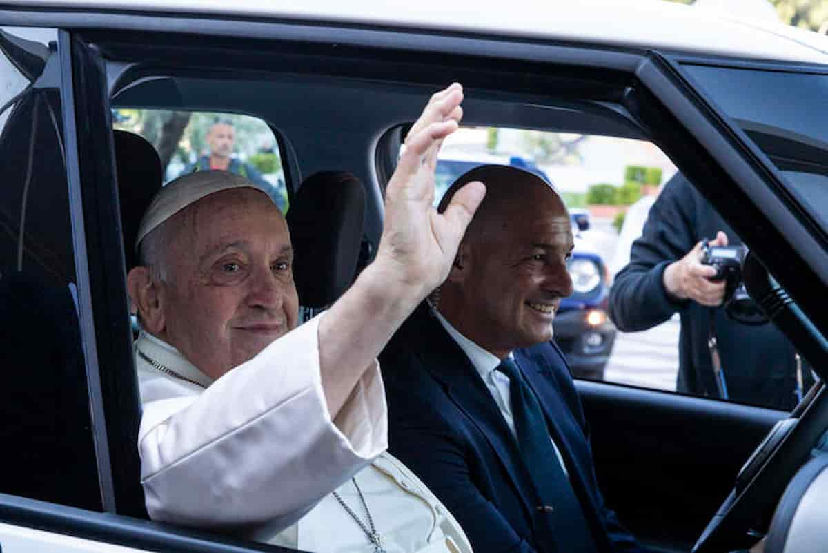 papa francesco sono vivo