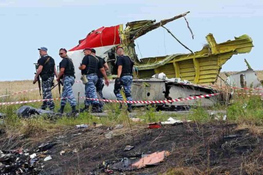 Volo MH17 abbattuto dai russi 9 anni fa: Australia sanziona per i suoi 38 morti i killer condannati all'ergastolo