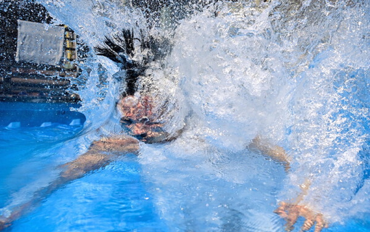 giovane morto piscina