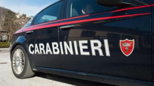 Barista palpeggiata da cliente: carabinieri intervengono e la salvano