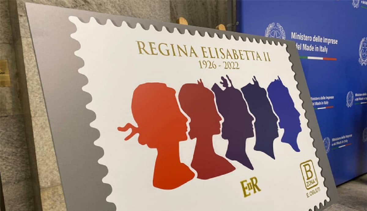 La Famiglia Reale inglese ringrazia Poste Italiane per il francobollo dedicato alla Regina Elisabetta. Foto Ansa