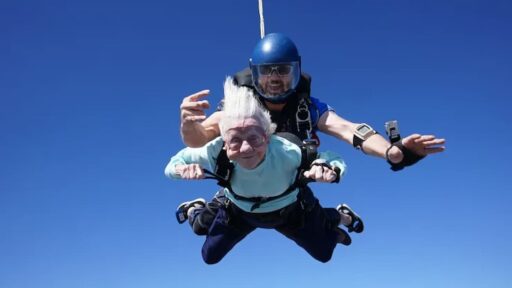 nonna paracadute 104 anni