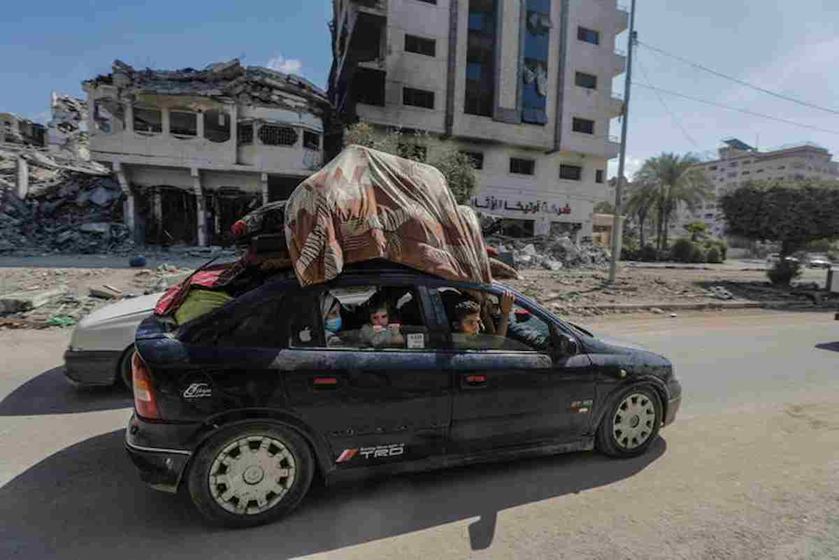 gaza gente in fuga dalla striscia ansa