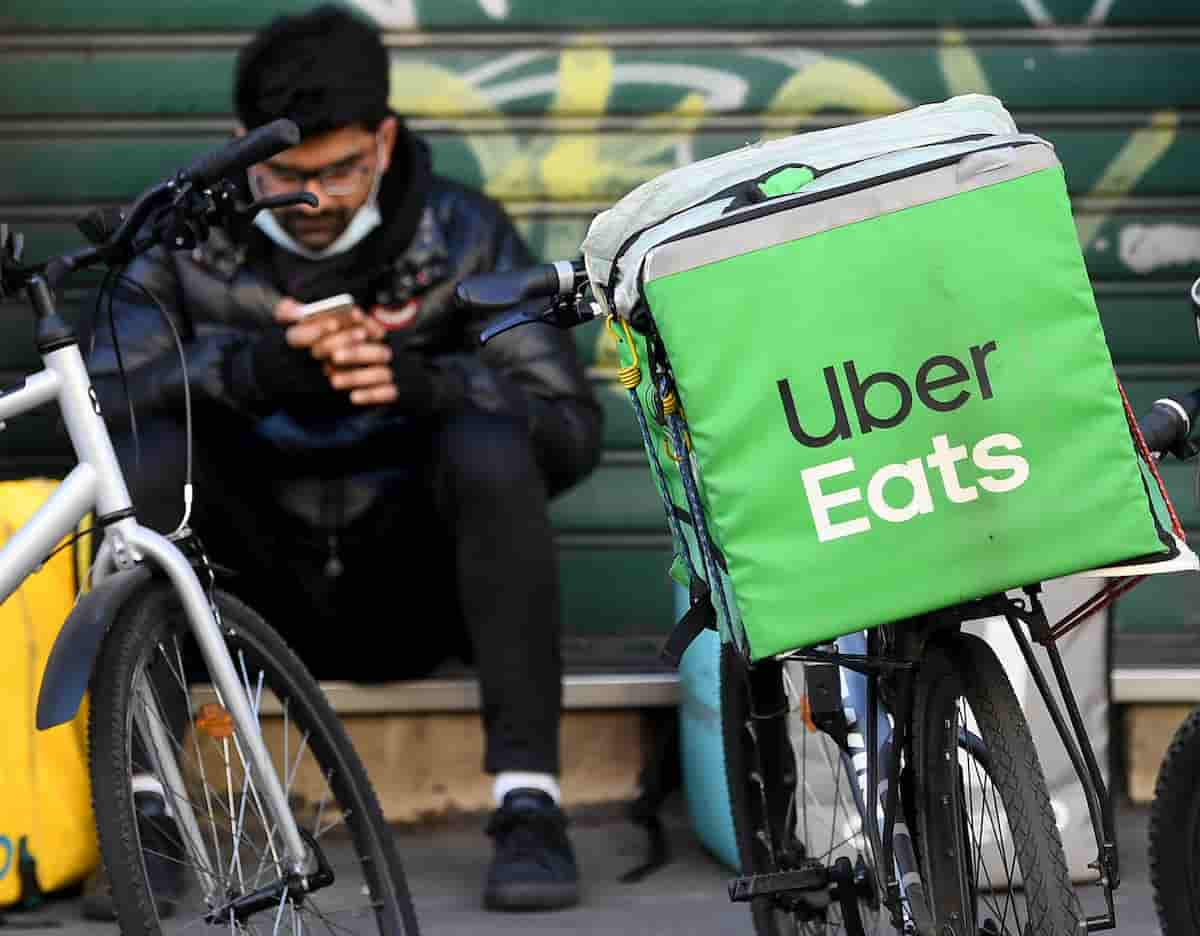 rider deliveroo uber contributi