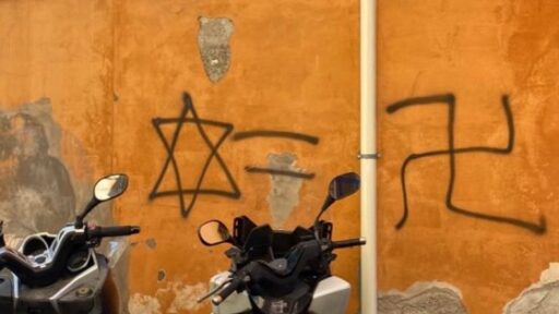 Roma, svastiche sui muri del Ghetto Ebraico: raid antisemita nella notte