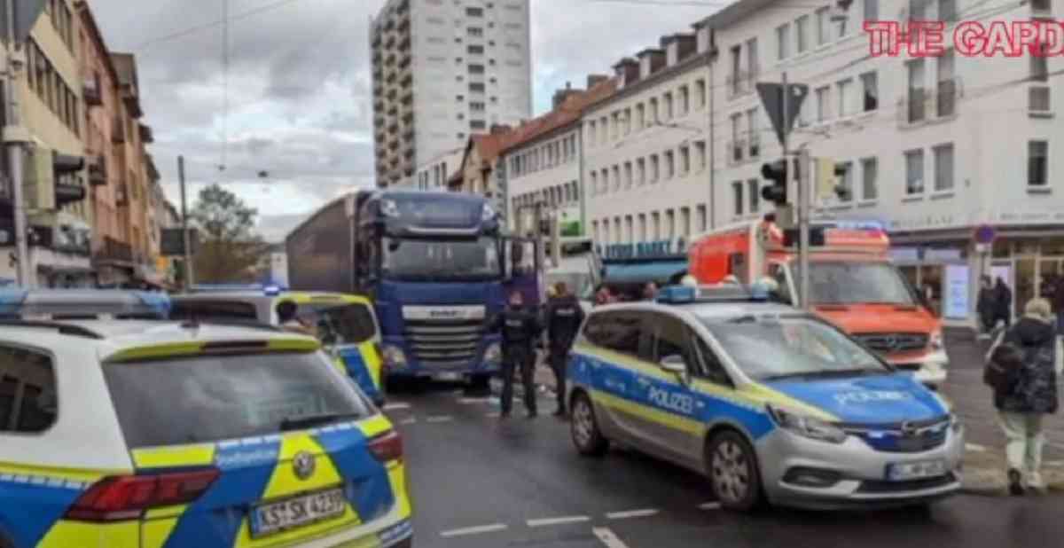 germania camion travolge folla