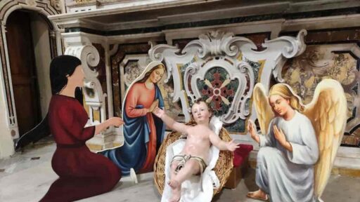 Presepe arcobaleno ad Avellino, Gesù diventa Cucù a Padova, lampi di follia feriscono tradizioni millenarie