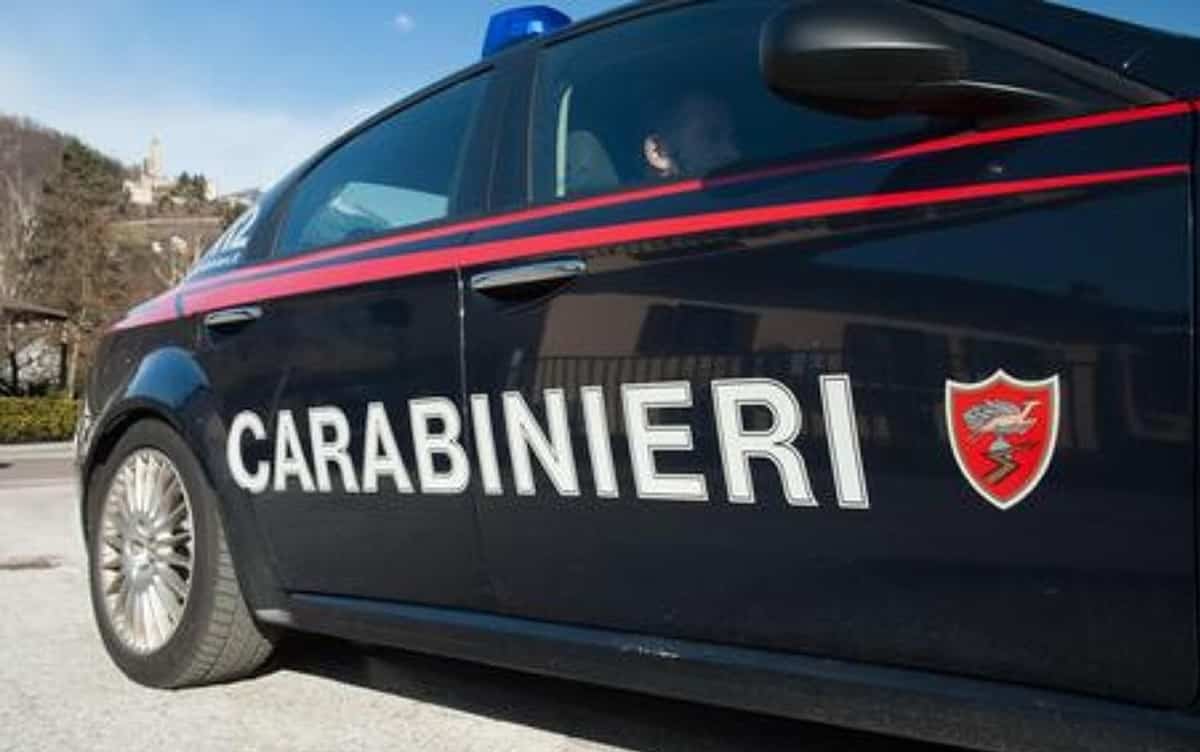 Alla guida di un Suv non si ferma all'alt dei carabinieri: arrestato dopo inseguimento di 3 km. Foto d'archivio Ansa