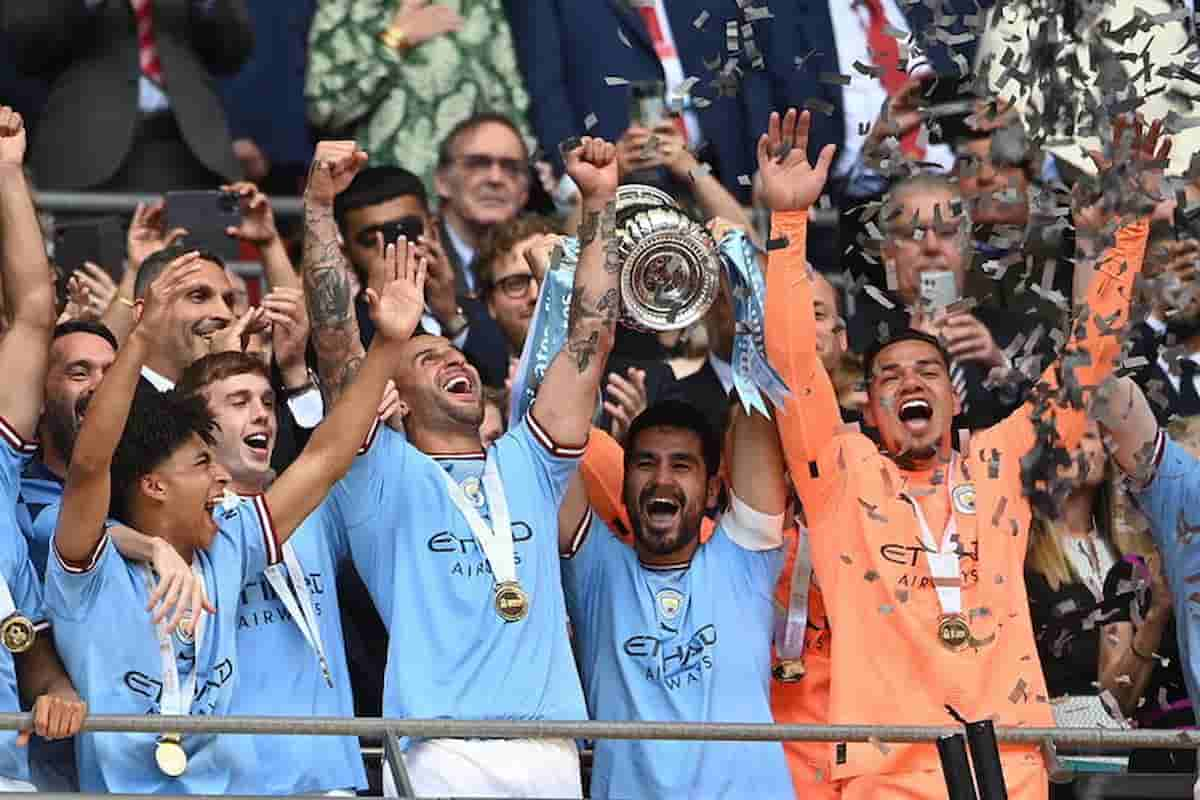 Il Manchester City a gestione sceicchi ha speso in stipendi dei giocatori più di 450 milioni di dollari nella scorsa stagione: "Faremo di più" dice l'Emiro