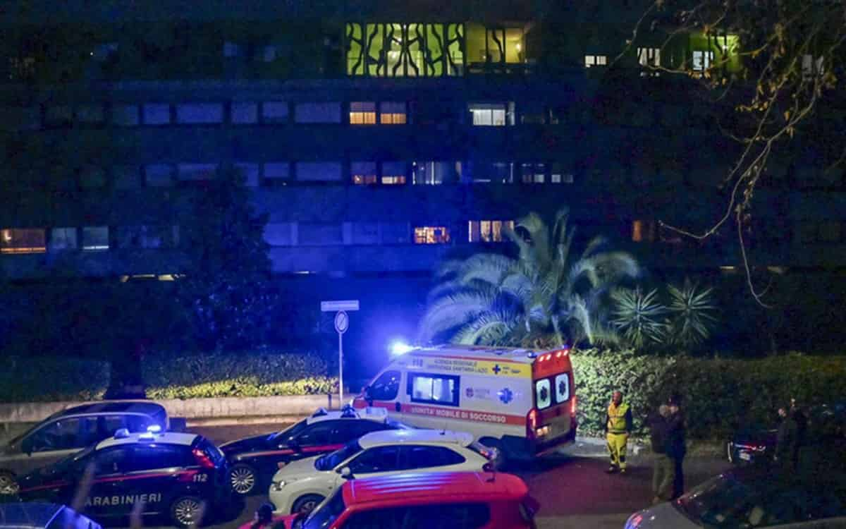 Roma è un far west, sparatoria al Corviale: morto 33enne. Caccia all'uomo. Foto Ansa