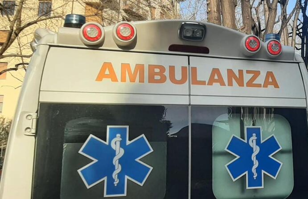 Ambulanza, foto archivio ANSA