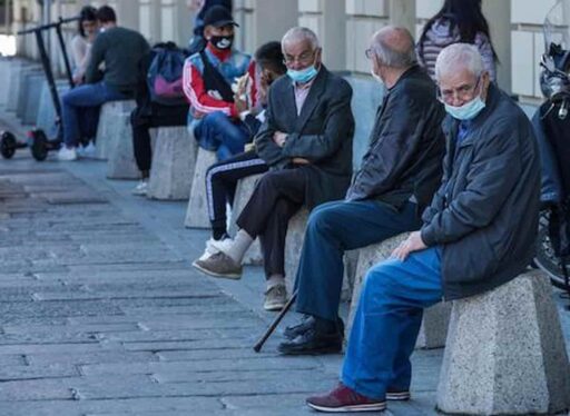 Povertà assoluta, non è San Francesco ma chi guadagna da single, 1.175,15 euro in Lombardia o 685,30 in Puglia