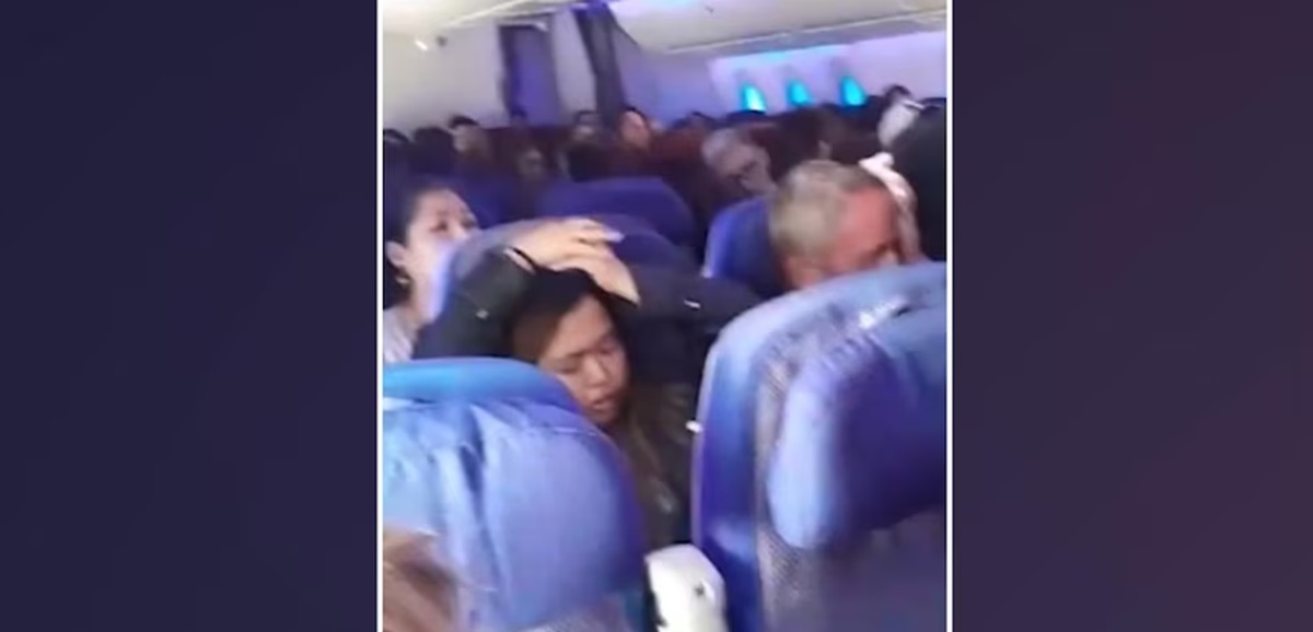 Un frame del video girato a bordo del volo della Latam Airlines