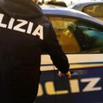 Scappa dalla polizia a bordo dello scooter, si schianta e muore. Ferito il figlio di 12 anni