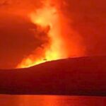 La spettacolare eruzione del vulcano La Cumbre alle Galapagos VIDEO