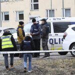 polizia finlandia spari scuola