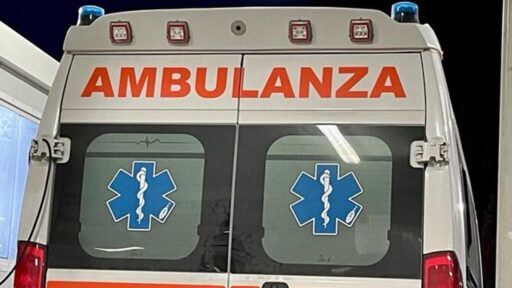 Ambulanza, foto d'archivio ANSA