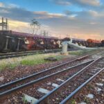 Tromba d'aria rovescia un treno merci fermo a Borgo Mantovano