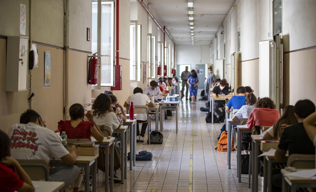 Maturità 2024, il toto tracce: D'Annunzio, Intelligenza artificiale, Oppenheimer... Tutte le ipotesi