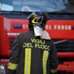 cade autoscala grave vigile fuoco