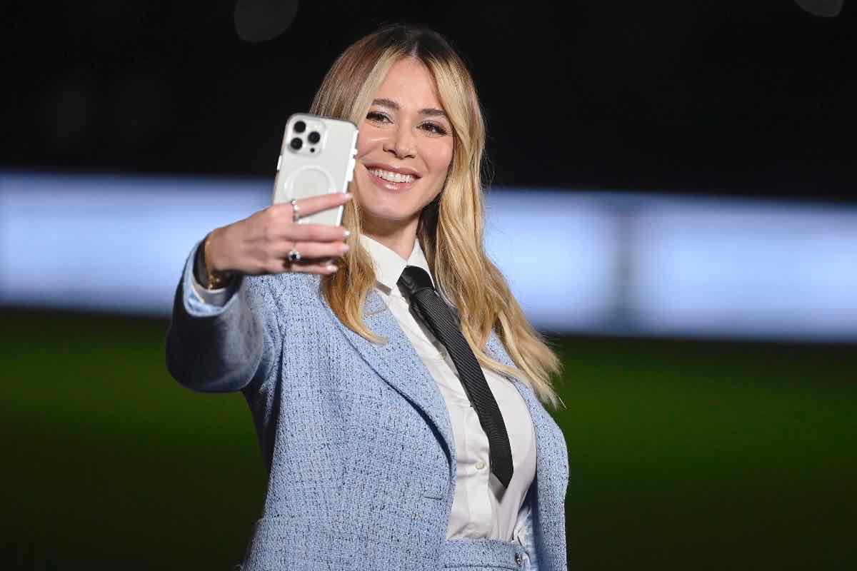 Diletta Leotta si fa un selfie