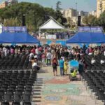 Una foto dei funerali che si sono svolti a Scampia per le vittime del crollo