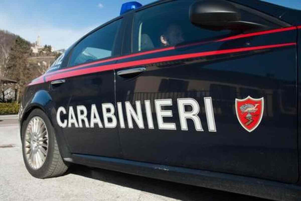 Una volante dei carabinieri