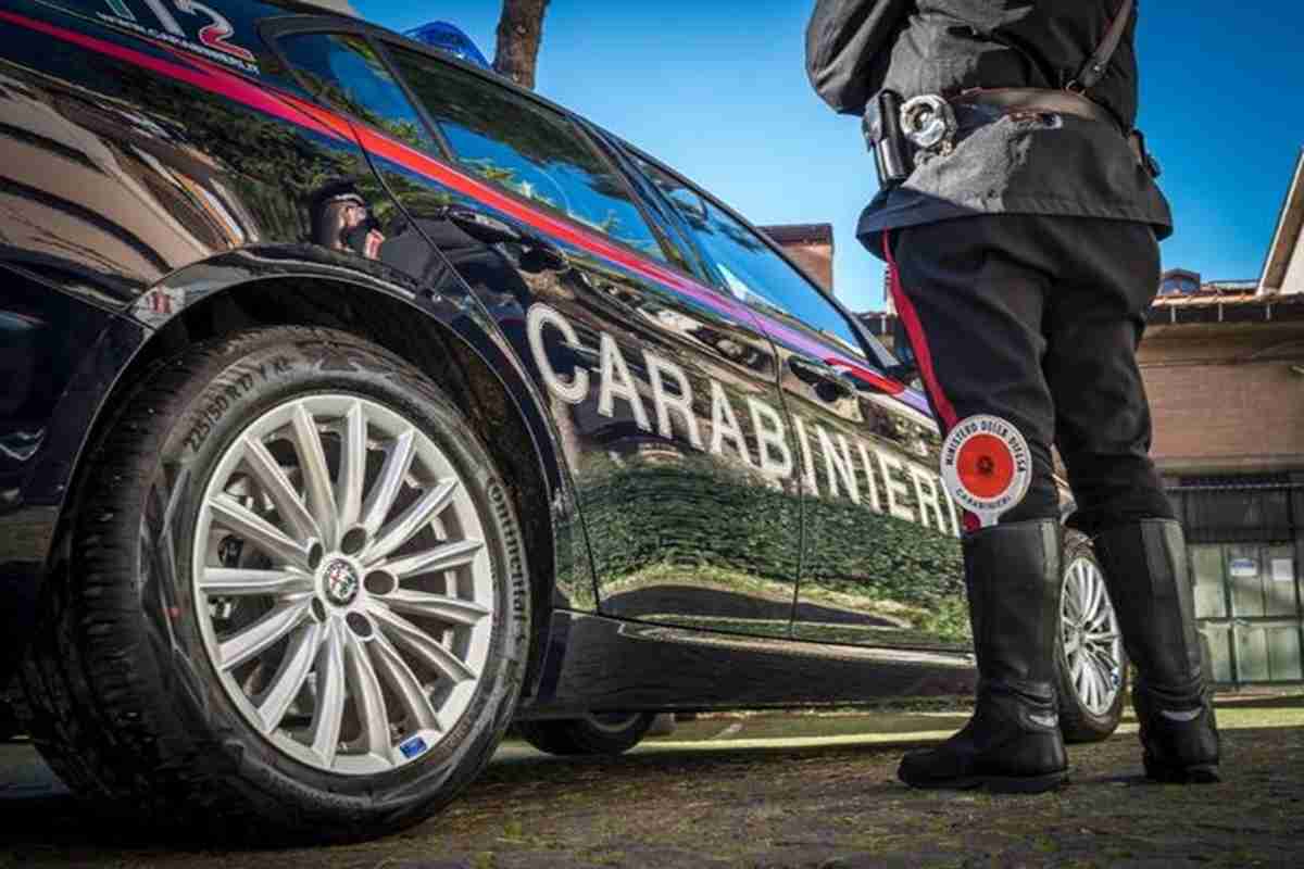 Una volante dei carabinieri