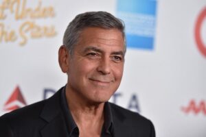 George Clooney senza barba