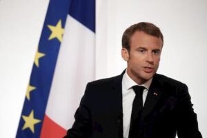 Macron, nemico di Meloni, ha scoperto il campo largo