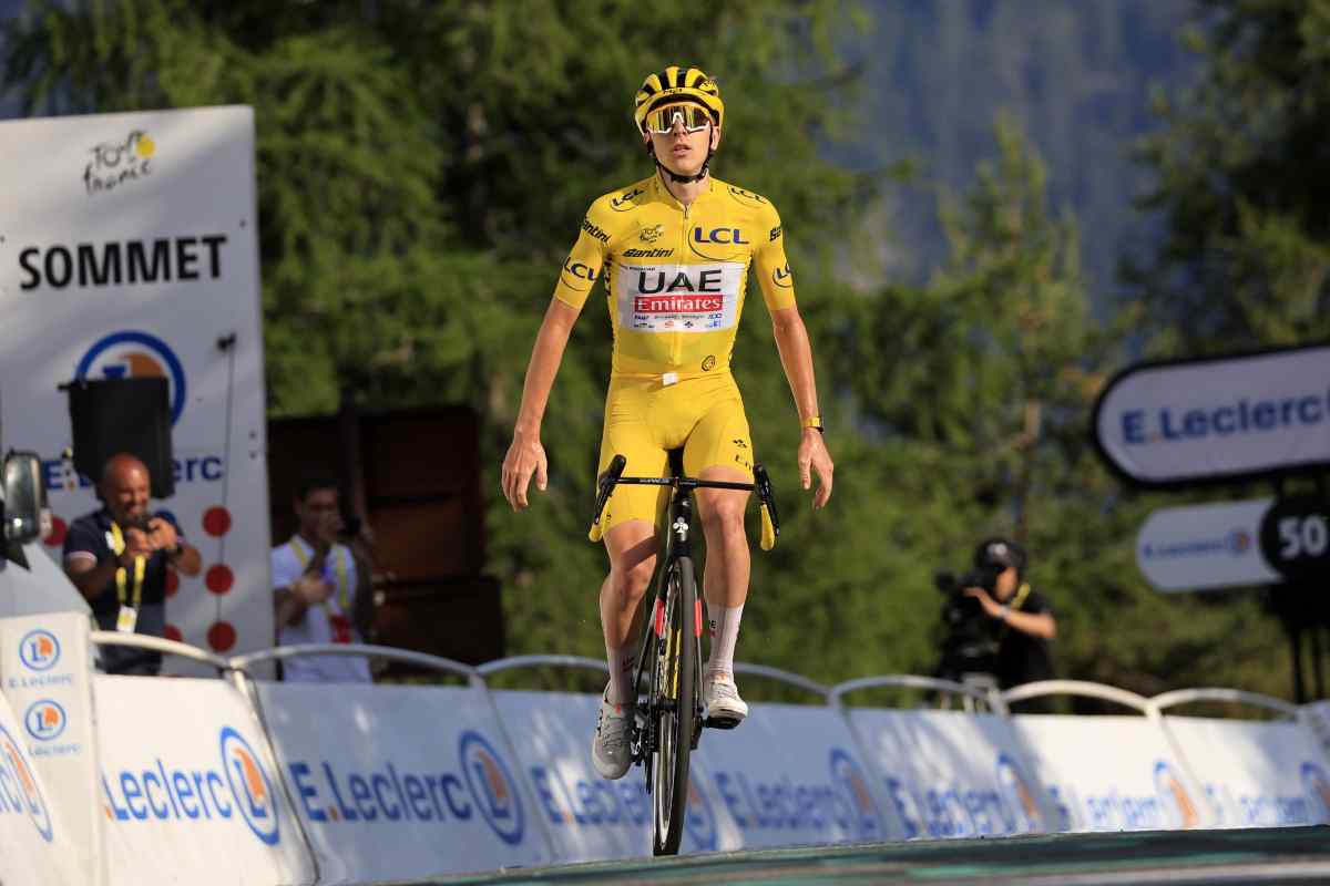 pogacar vince una tappa al tour 24