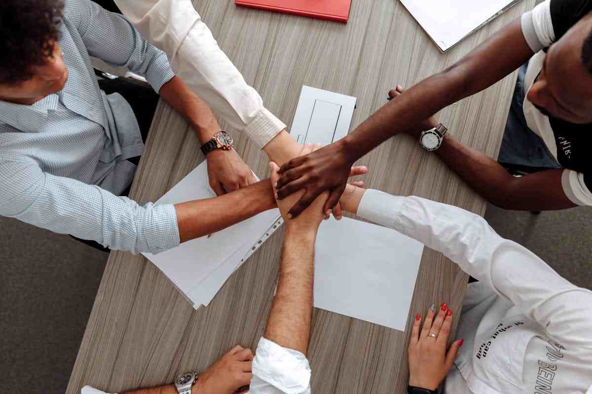 colleghi in ambiente di lavoro