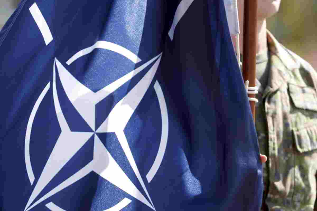 Una bandiera della NATO