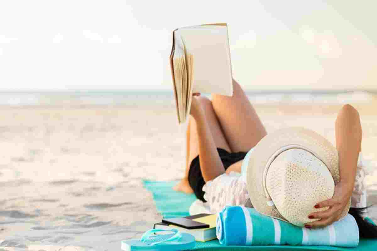 Una donna in spiaggia