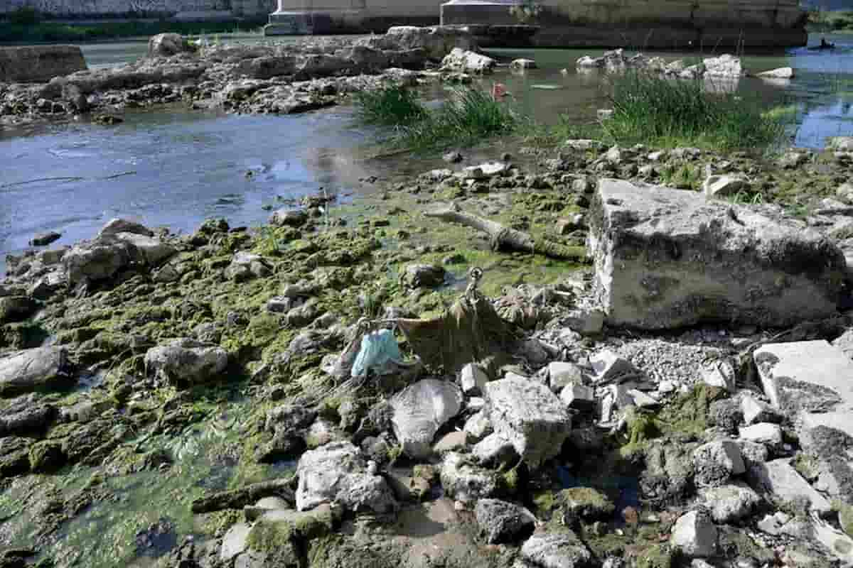 La grande sete, lago in secca in Sicilia