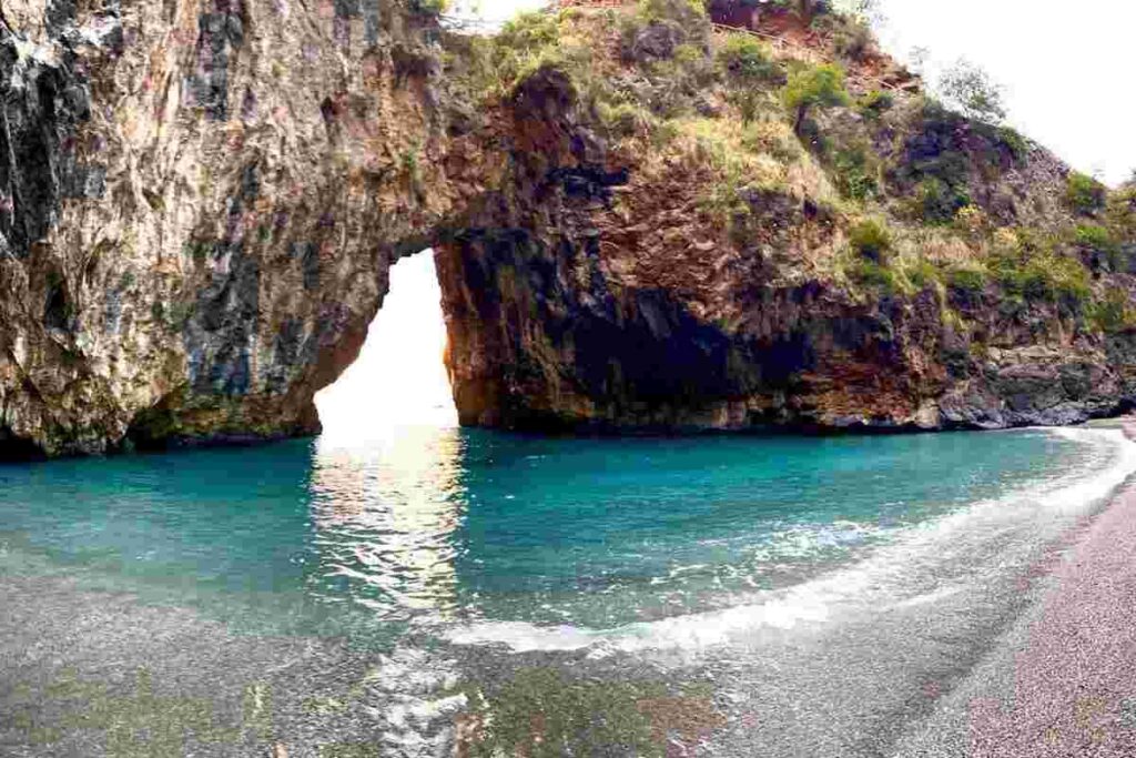 Spiaggia dell'Arcomagno in Calabria