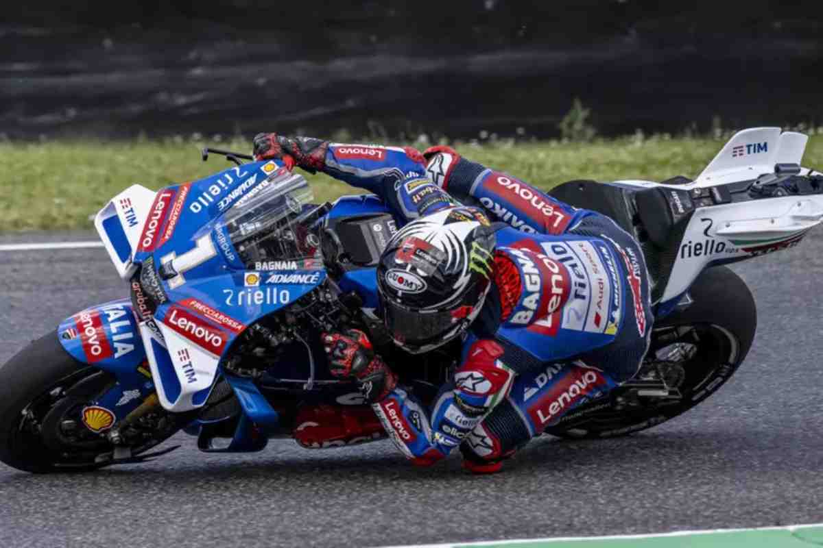 Moto Gp: a Silvestone va in scena il duello Bagnaia-Martin, nel giorno in cui il motomondiale festeggia 75 anni