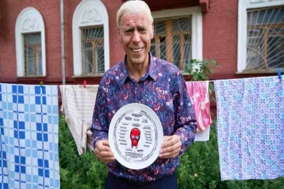 L'attore che in Russia imita Joe Biden