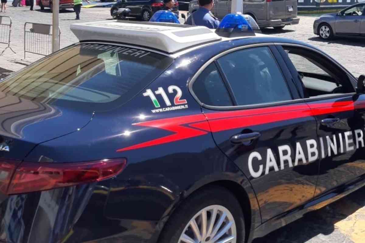 Un'auto dei Carabinieri