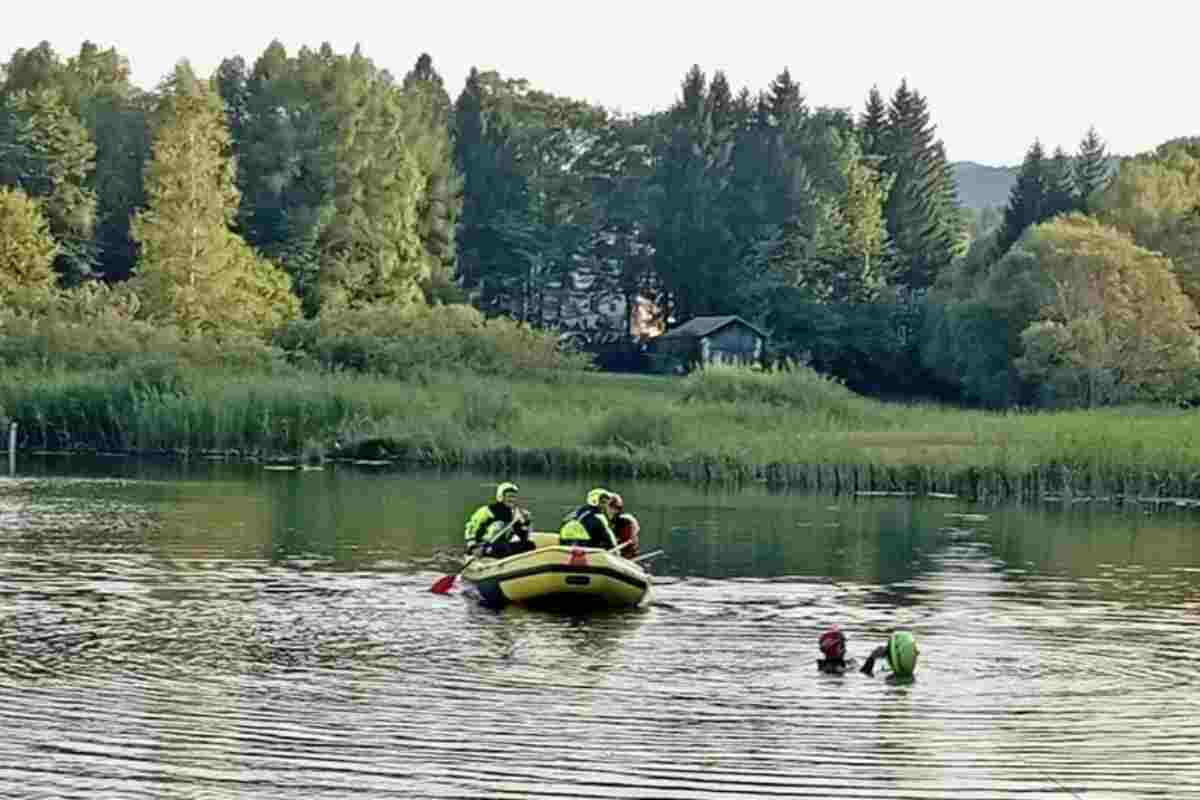 Sommozzatori nel lago di Favogna