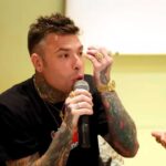 Fedez, nuovo malore: si sente male in volo